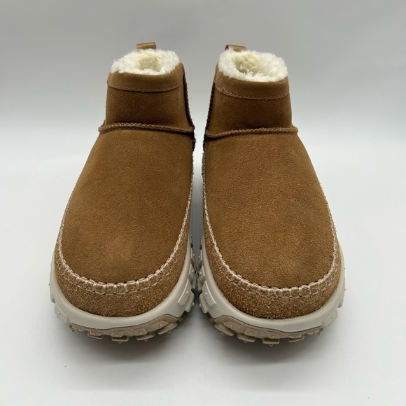 UGG Chestnut Suede Platform Booties Women 10 / Men 9 New without Box - Picture 5 of 7